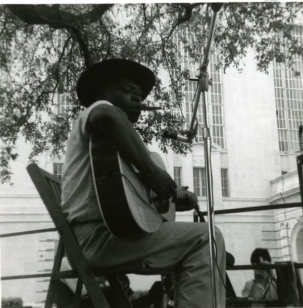 Robert Pete Williams performs at the 1971 Jazz Fest, photographer unidentified; Allison Miner papers HJA-039, “Photos” box, Tulane University Special Collections.