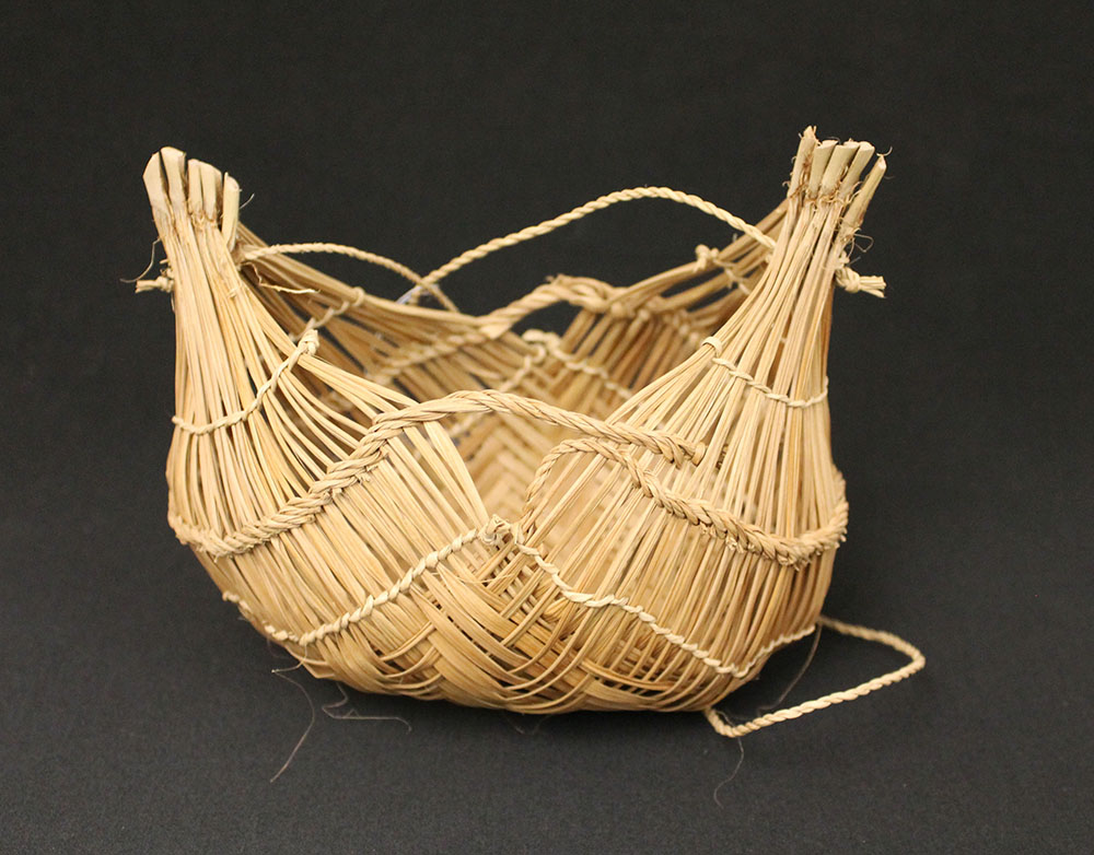 Small Xavante basket part 1